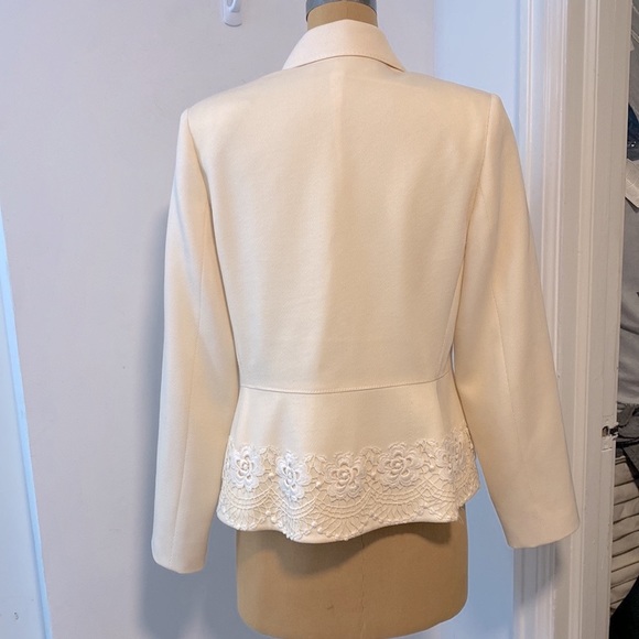 VALENTINO Vintage Cream Blazer and Marching Skirt Size 10 - Picture 4 of 6